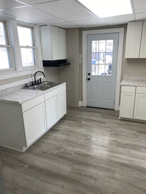 1146 Lexington Ave - 1